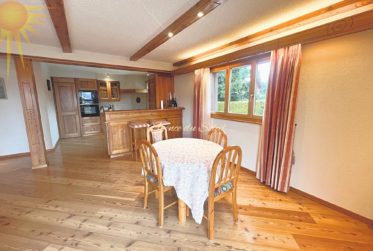 En Exclusivité ! Splendide chalet familial de 8.5 pièces dans un quartier prisé à Crans et en bordure du golf Ballesteros !