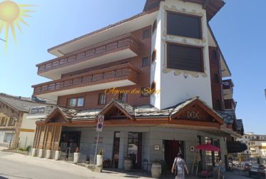 Emplacement privilégié ! Élégant appartement de standing de 3,5 pièces avec vaste terrasse orientée est!