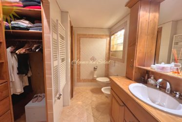 Au cœur de Crans! Grand appartement traversant d'angle de 5.5 pièces avec vaste terrasse sud!