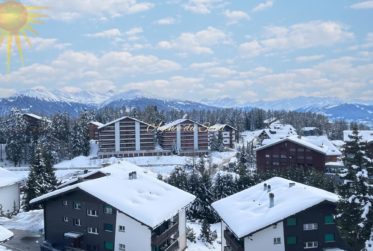 Spacieux et lumineux appartement traversant de 4,5 pièces avec 2 balcons, à proximité du Régent à Crans !