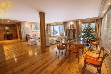 Ski-in/Ski-out – Appartement haut de gamme de 4.5 pièces avec piscine privée au cœur de Crans !