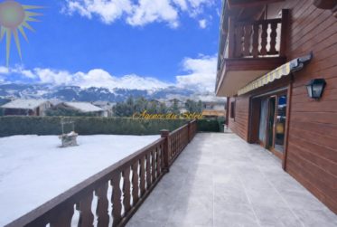 En Exclusivité ! Splendide chalet familial de 8.5 pièces dans un quartier prisé à Crans et en bordure du golf Ballesteros !