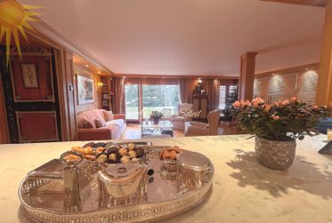 Ski-in/Ski-out – Appartement haut de gamme de 4.5 pièces avec piscine privée au cœur de Crans !