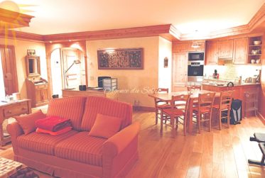 Emplacement privilégié ! Élégant appartement de standing de 3,5 pièces avec vaste terrasse orientée est!