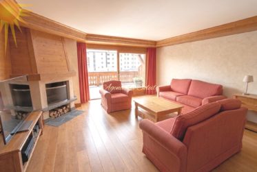Emplacement privilégié ! Élégant appartement de standing de 3,5 pièces avec vaste terrasse orientée est!