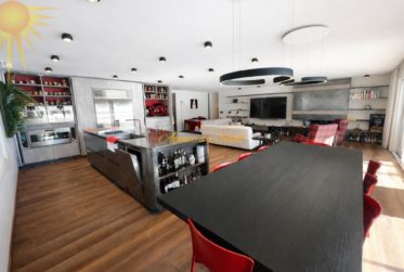Luxueux appartement de 5.5 pièces en plein centre de la station et en bordure directe du golf !