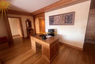 Emplacement privilégié ! Élégant appartement de standing de 3,5 pièces avec vaste terrasse orientée est!