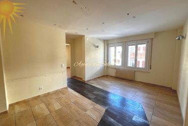 Plein cœur de Crans ! Lumineux appartement traversant de 4.5 pièces avec une chambrette complémentaire !