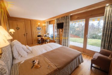 SKI-IN/SKI-OUT – Appartement de standing de 4.5 pièces avec piscine privée au cœur de Crans !
