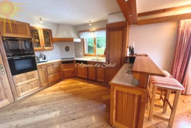 En Exclusivité ! Splendide chalet de 8.5 pièces en bordure du golf Ballesteros à Crans !
