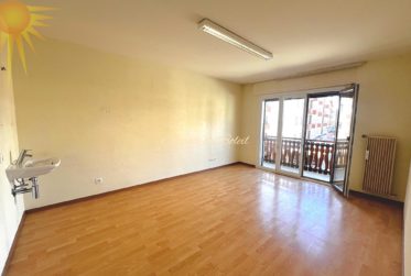 Plein cœur de Crans ! Lumineux appartement traversant de 4.5 pièces avec une chambrette complémentaire !