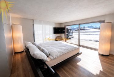 Luxueux appartement de 5.5 pièces en plein centre de la station et en bordure directe du golf !