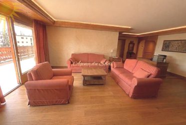 Emplacement privilégié ! Élégant appartement de standing de 3,5 pièces avec vaste terrasse orientée est!
