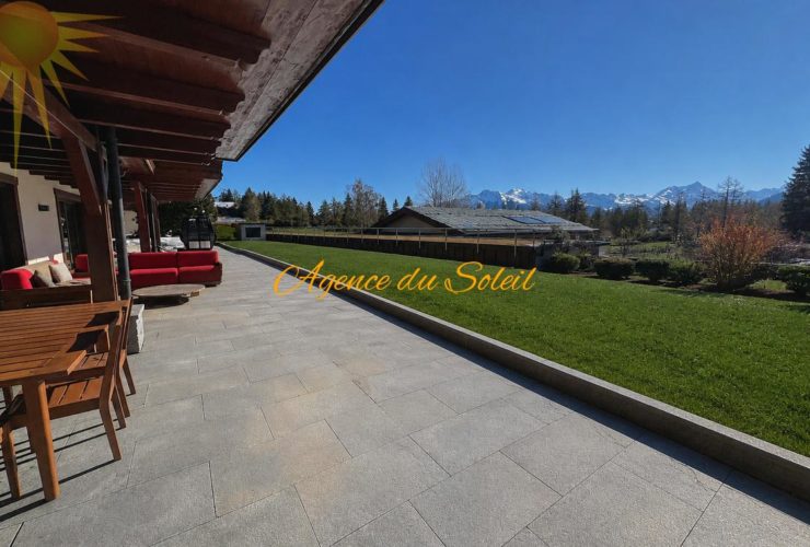 Luxueux appartement de 5.5 pièces en plein centre de la station et en bordure directe du golf !