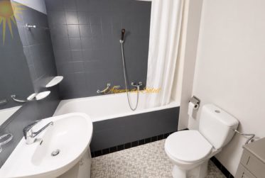 À louer (au mois) ce cosy et vaste studio au centre de Crans !