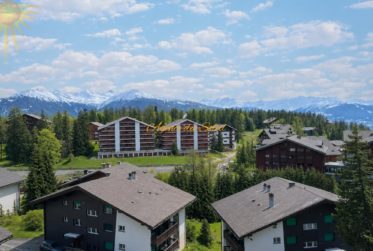 Lumineux appartement traversant de 4,5 pièces avec 2 balcons (nord/sud) à proximité du Régent à Crans !