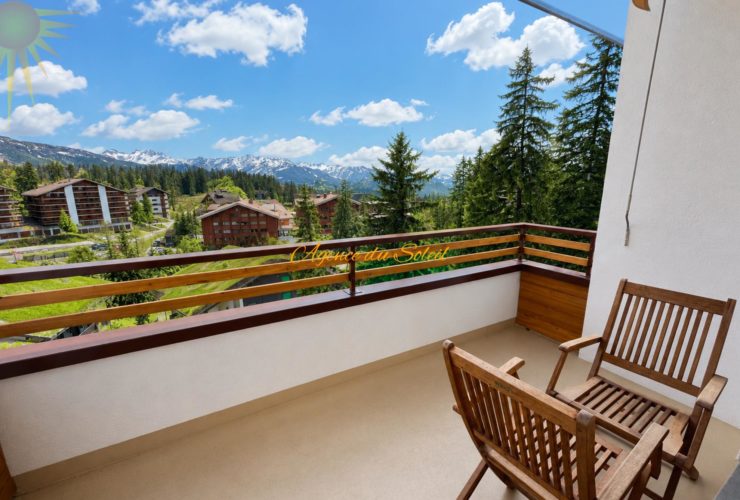 Lumineux appartement traversant de 4,5 pièces avec 2 balcons (nord/sud) à proximité du Régent à Crans !