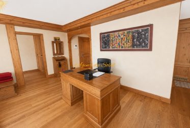 Au cœur de Crans ! Élégant appartement de standing de 3,5 pièces avec vaste terrasse orientée est!