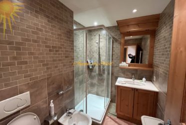 Au cœur de Crans ! Élégant appartement de standing de 3,5 pièces avec vaste terrasse orientée est!