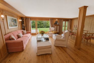 Appartement Ski-in/Ski-out de standing de 4.5 pièces avec piscine privée au cœur de Crans !