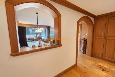 Cadre exceptionnel pour ce lumineux 5.5 pièces d’angle avec grande terrasse plein sud !