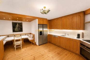 Appartement Ski-in/Ski-out de standing de 4.5 pièces avec piscine privée au cœur de Crans !