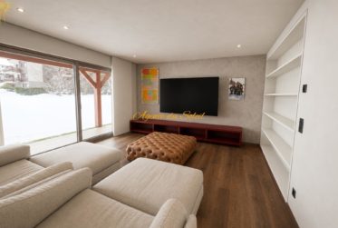 Luxueux appartement de 5.5 pièces en plein centre de la station et en bordure directe du golf !
