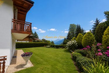 Superbe chalet familiale dans un emplacement privilégié verdoyant et calme à Crans !