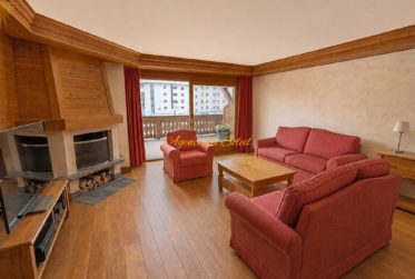 Au cœur de Crans ! Élégant appartement de standing de 3,5 pièces avec vaste terrasse orientée est!