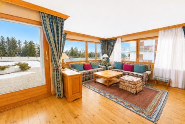 Cadre exceptionnel pour ce lumineux 5.5 pièces d’angle avec grande terrasse plein sud !