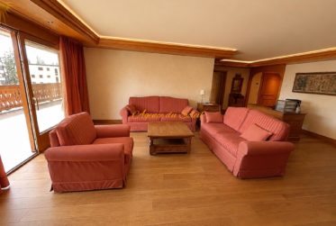 Au cœur de Crans ! Élégant appartement de standing de 3,5 pièces avec vaste terrasse orientée est!