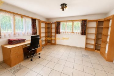 En Exclusivité ! Superbe chalet de 8.5 pièces en bordure du golf Ballesteros à Crans !