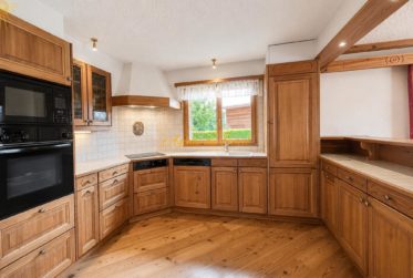 En Exclusivité ! Superbe chalet de 8.5 pièces en bordure du golf Ballesteros à Crans !