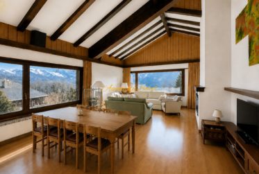 Maison à fort potentiel comprenant 2 appartements séparés, située à 5 minutes en voiture de Crans-Montana !