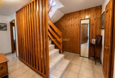 Superbe chalet familiale dans un emplacement privilégié verdoyant et calme à Crans !