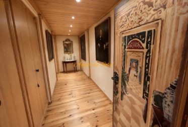 Appartement Ski-in/Ski-out de standing de 4.5 pièces avec piscine privée au cœur de Crans !
