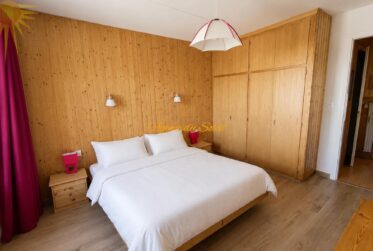 À louer pour la saison d'hiver 26/27, ce cosy appartement 2.5 pièces au centre de Crans !