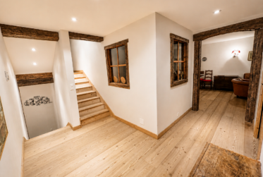 À louer à la semaine : Appartement Ski-in, Ski-out de 5.5 pièces avec 2 places de parc intérieurs, à Montana !