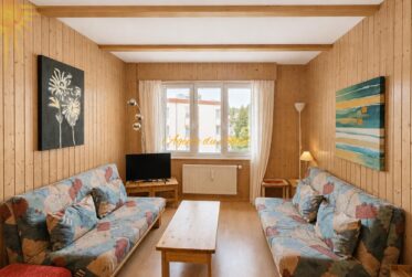 À louer pour la saison d'hiver 26/27, ce cosy appartement 2.5 pièces au centre de Crans !