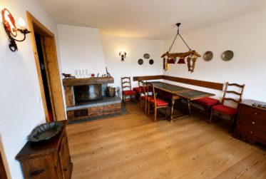 À louer à la semaine : Appartement Ski-in, Ski-out de 5.5 pièces avec 2 places de parc intérieurs, à Montana !