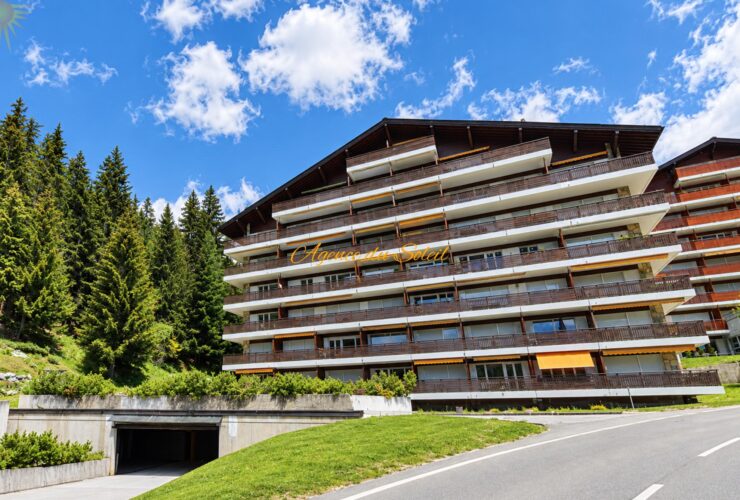 Splendide appartement ski-in/ski-out, traversant d’angle, de 3.5 pièces, à Montana !